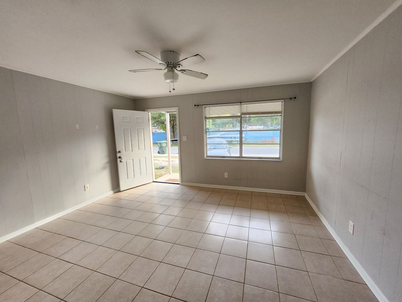 Applegate Apartments - Photo 3 of 22