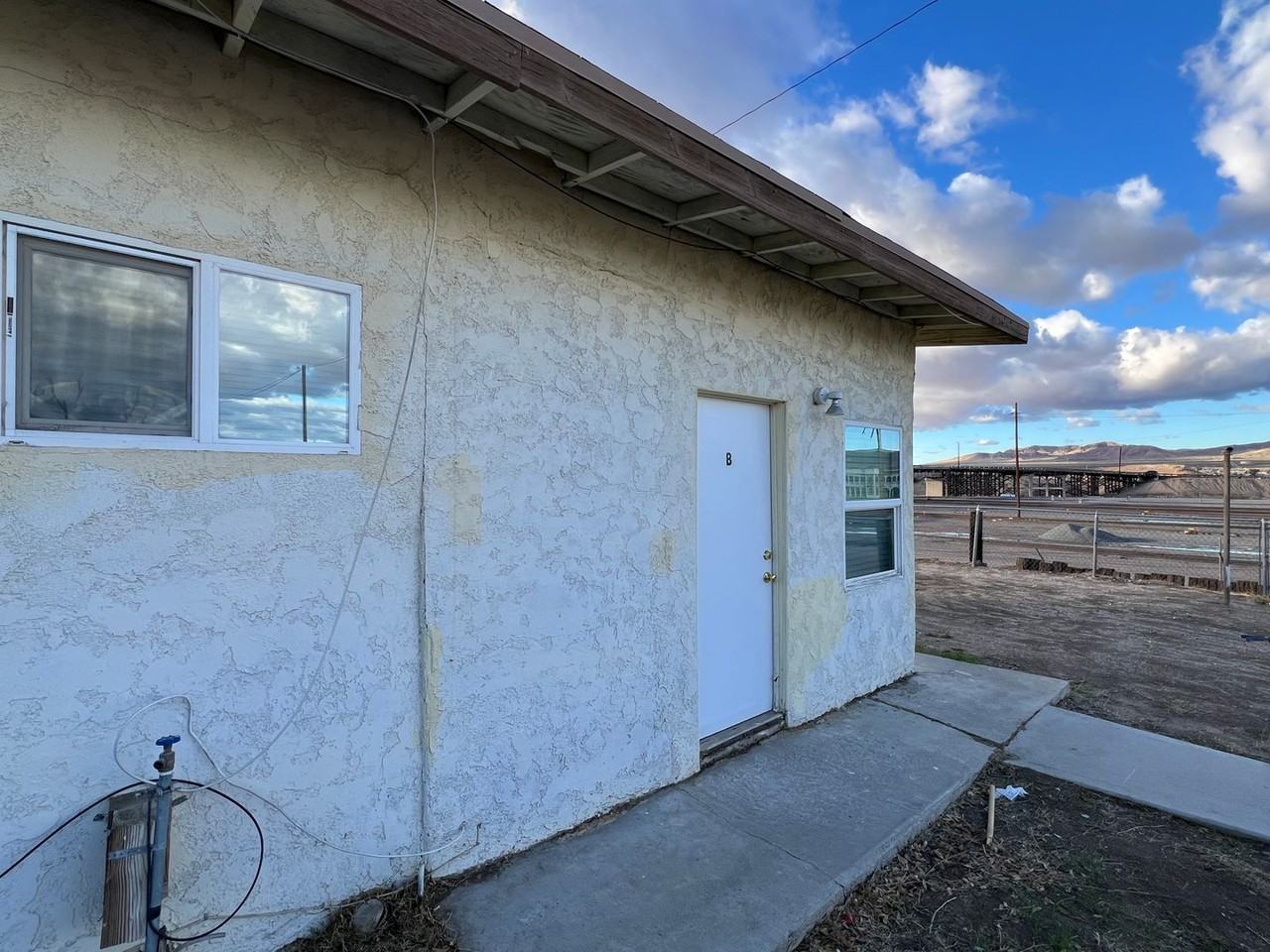 P077 - Photo 2 of 19