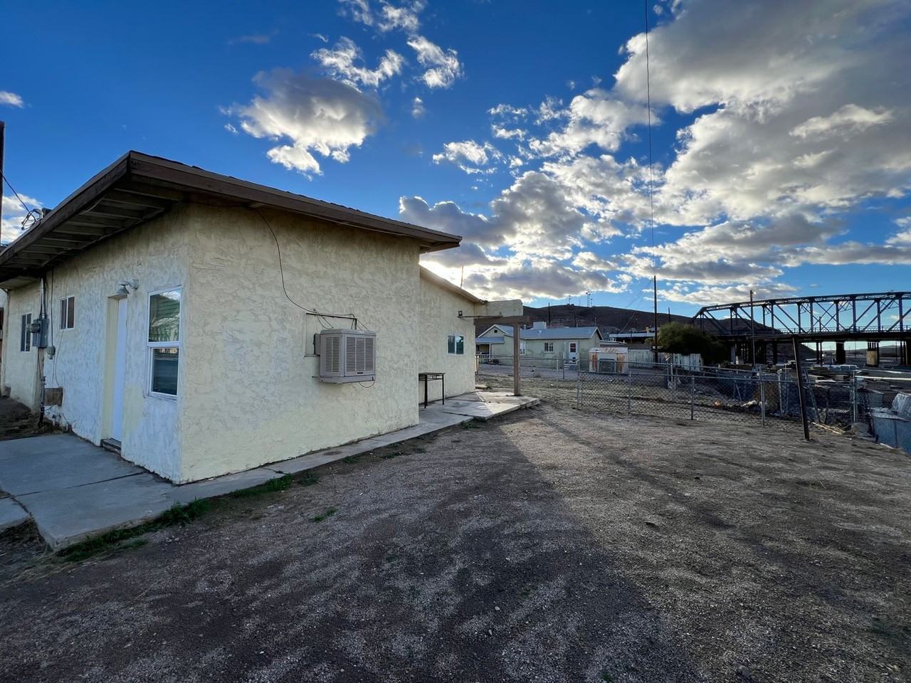 P077 - Photo 3 of 19