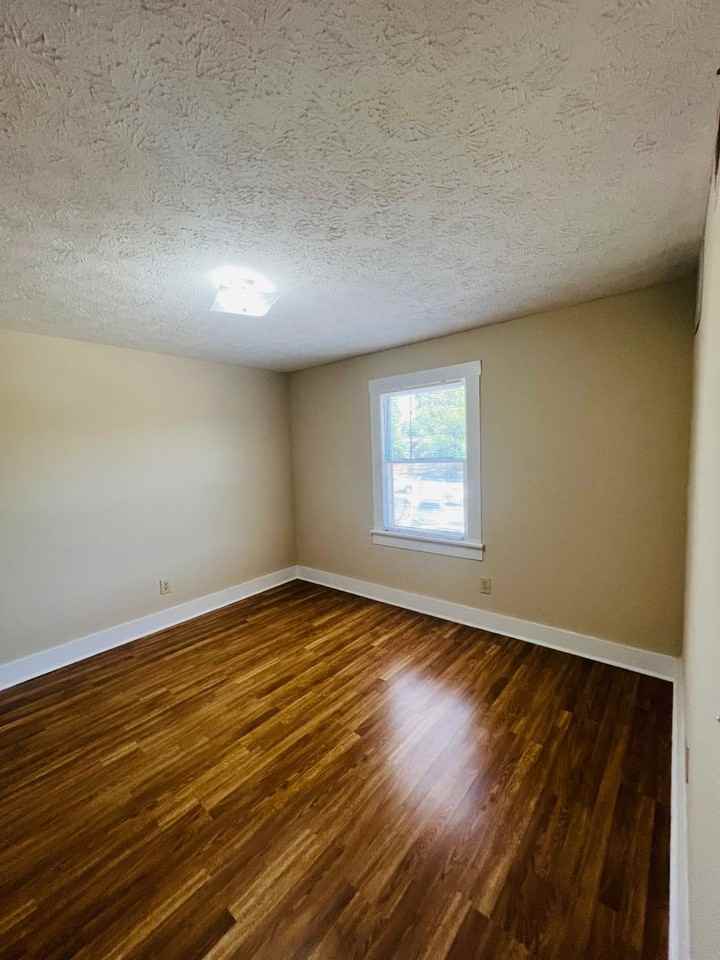 Auburn Hall - Photo 6 of 9