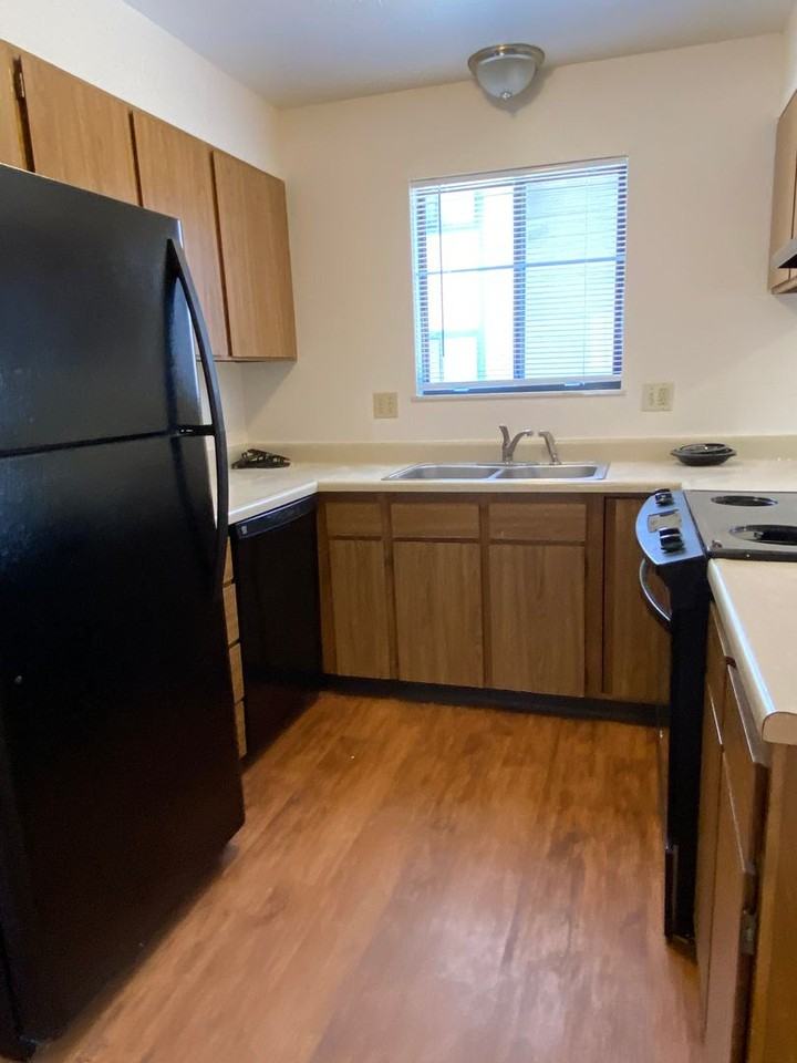 201 Macon - Photo 2 of 6