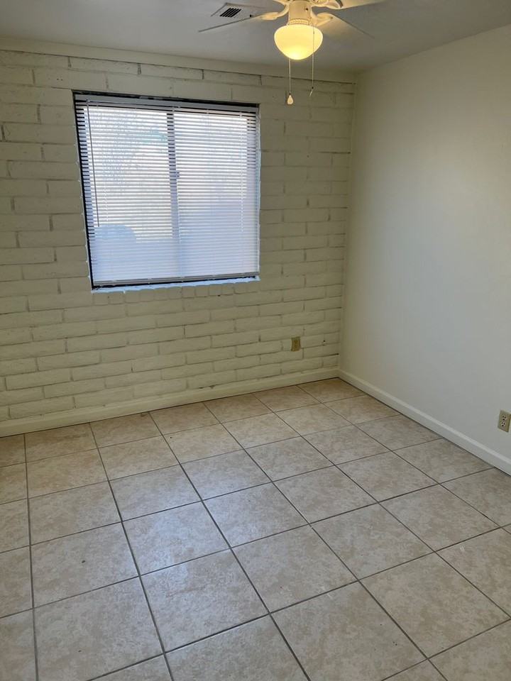 569 Campbell - Photo 2 of 9