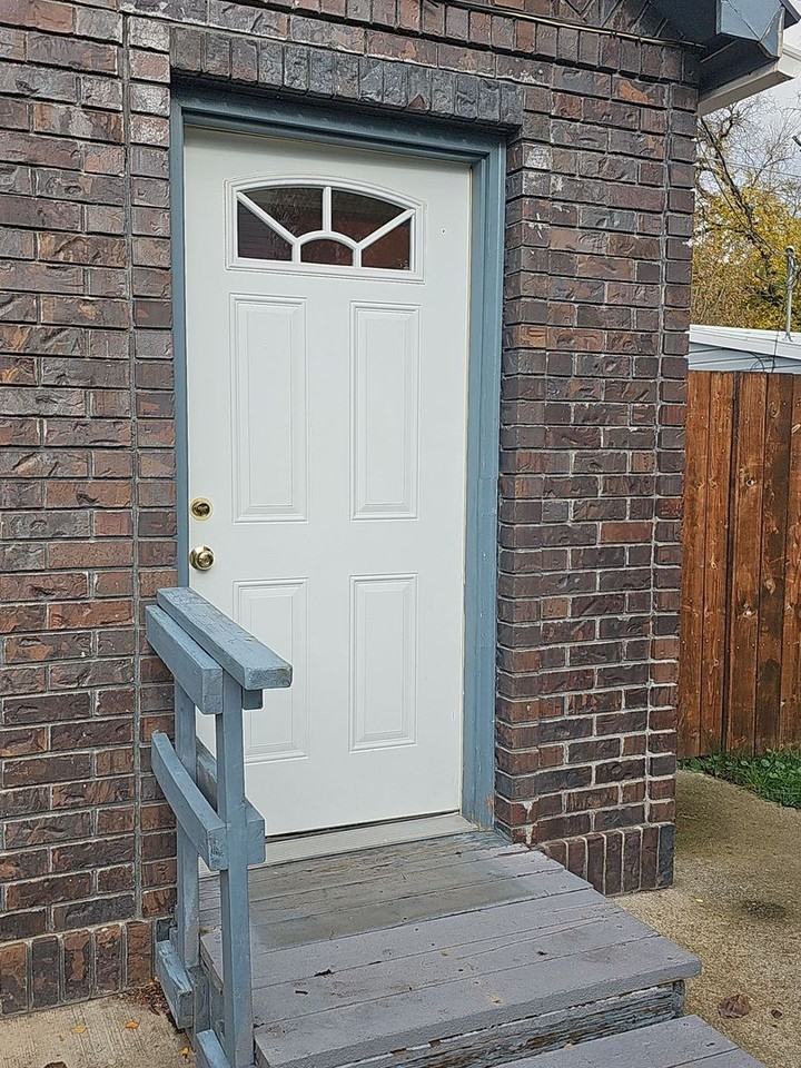 1309 10th Ave #B - Photo 2 of 20