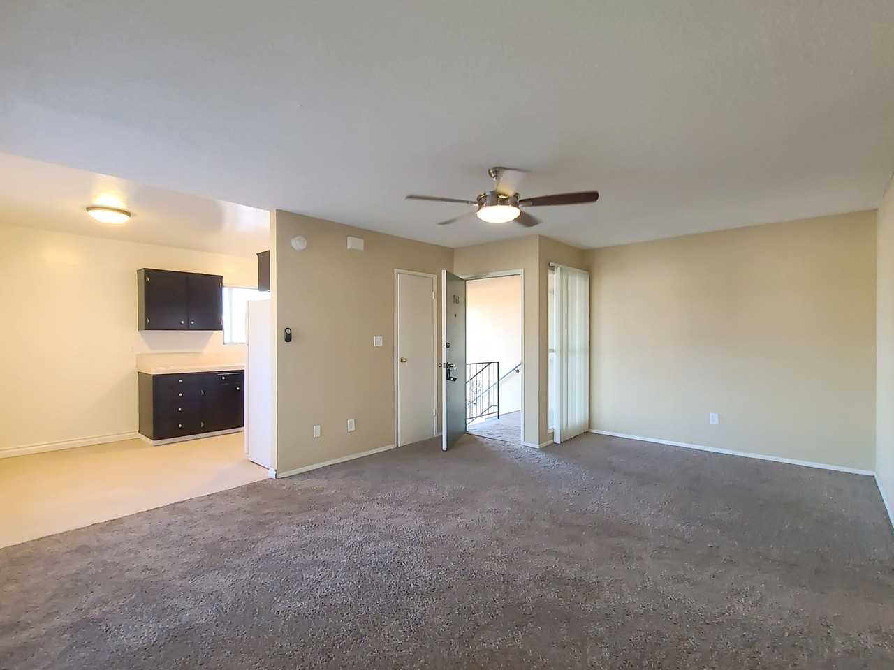 8563 Glenhaven St - Photo 5 of 15