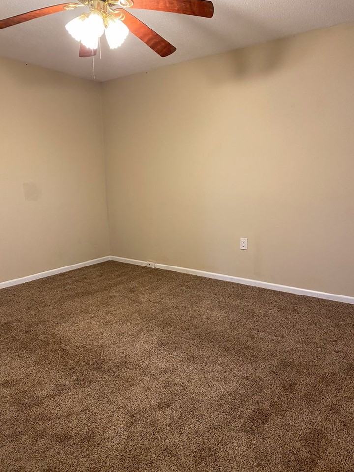 220 Vickery Dr - Photo 6 of 14