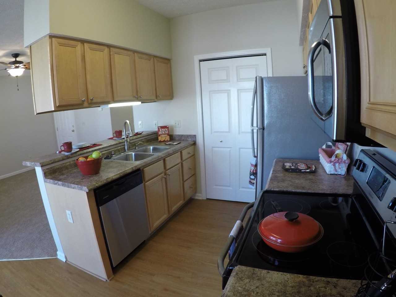 Portledge Commons, 1 and 2 Bedroom apartments, carport, central Lafayette - Photo 2 of 36