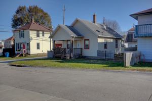 featured image of 123 3rd St