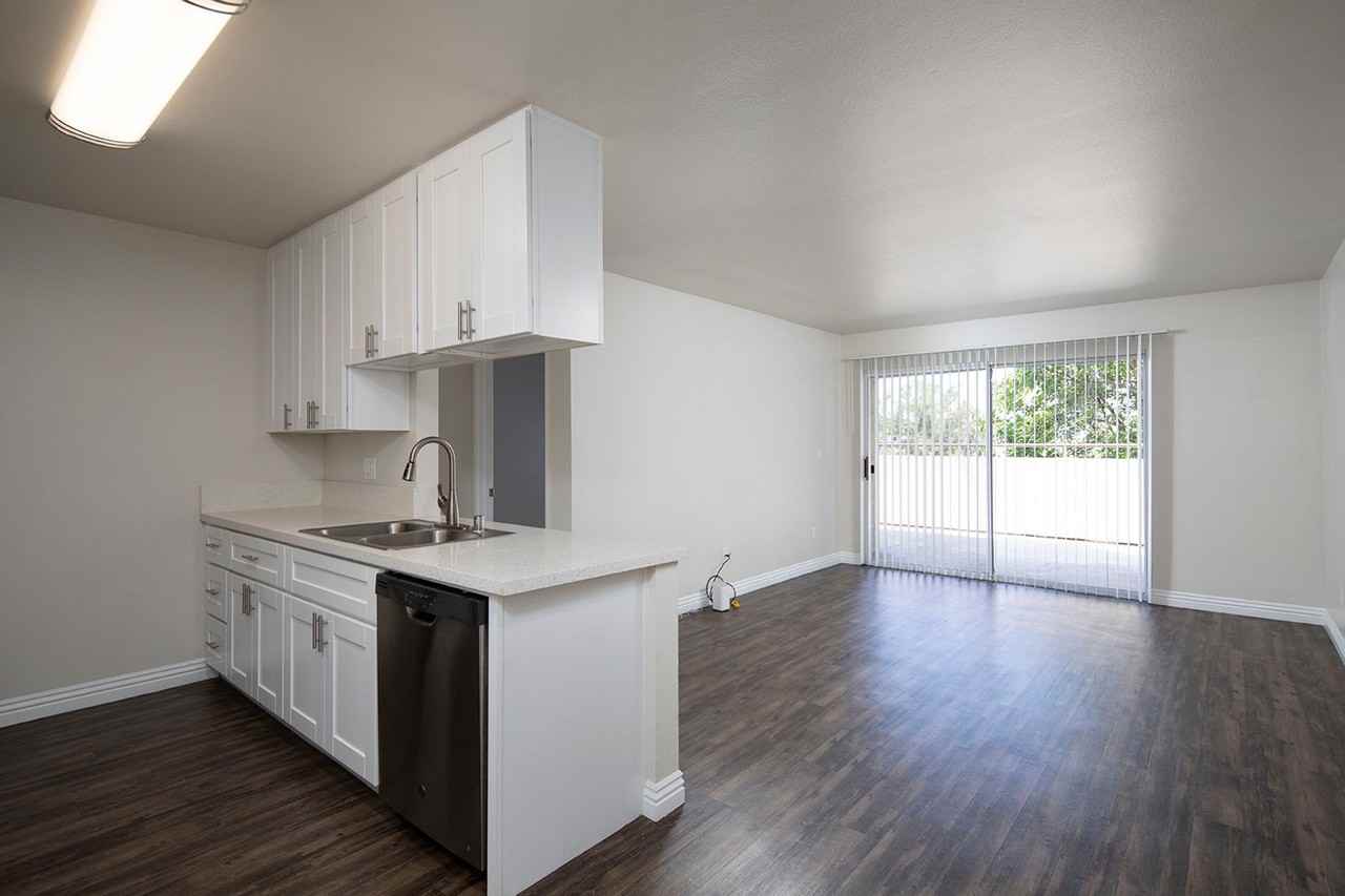 Mission Pacific Apartments - Photo 4 of 33