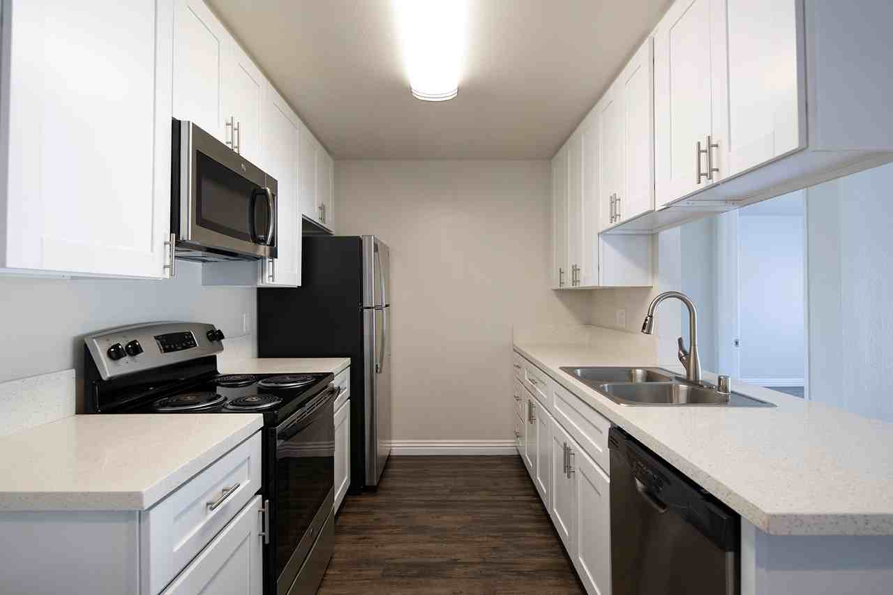 Mission Pacific Apartments - Photo 5 of 33