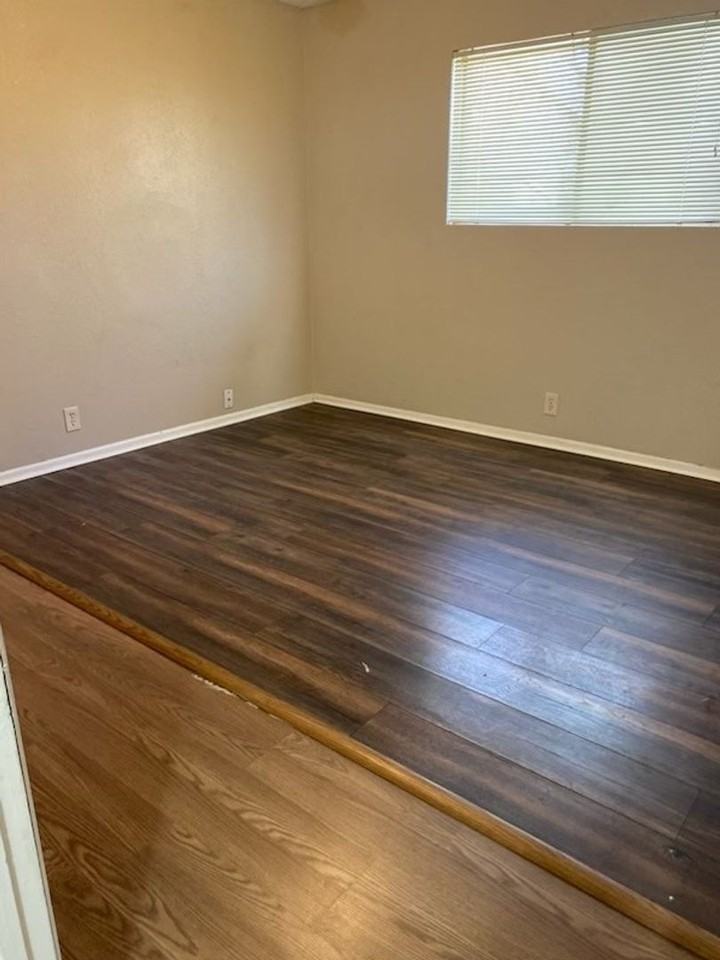 190 West - Photo 3 of 13