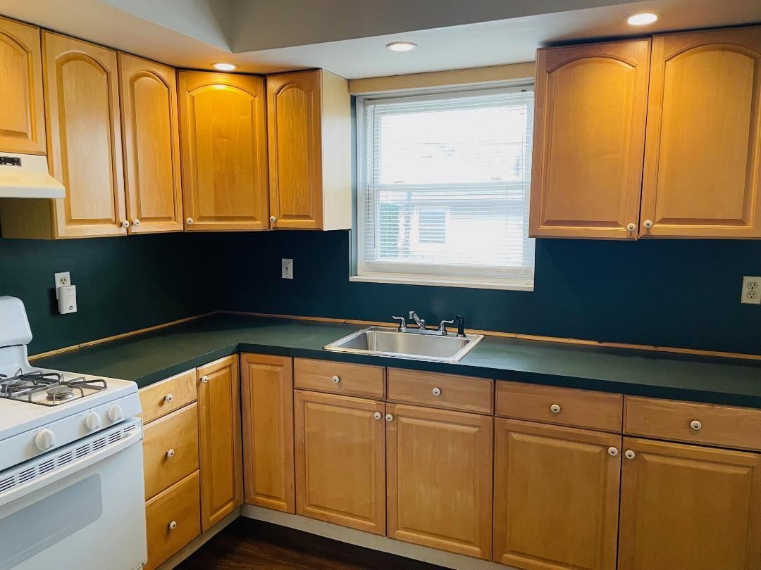 70 Mason St - Photo 3 of 11