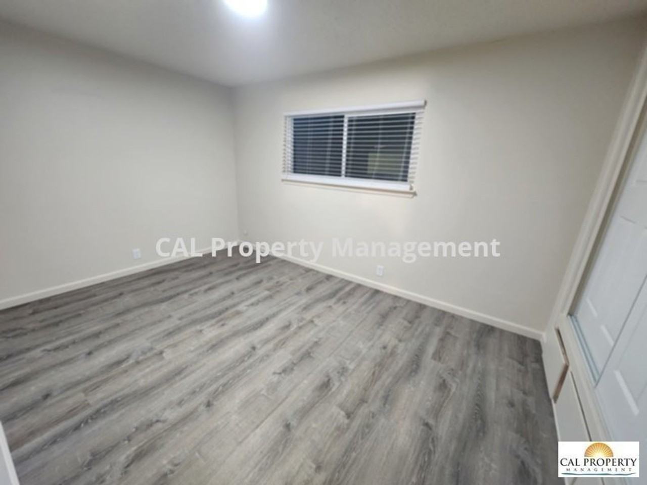 # Illinois 918 - Photo 4 of 16