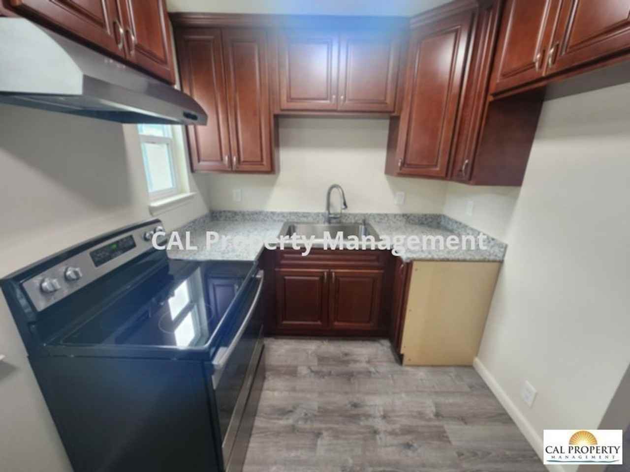 # Illinois 918 - Photo 5 of 16