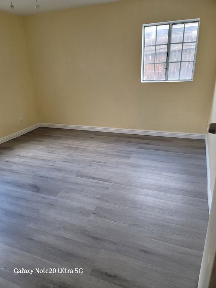 10005 & 10007 Glenn St. - Photo 3 of 5