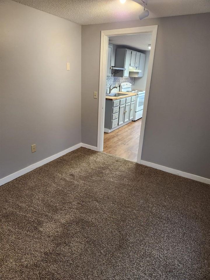 7 Western Ave Hampden - Photo 3 of 12