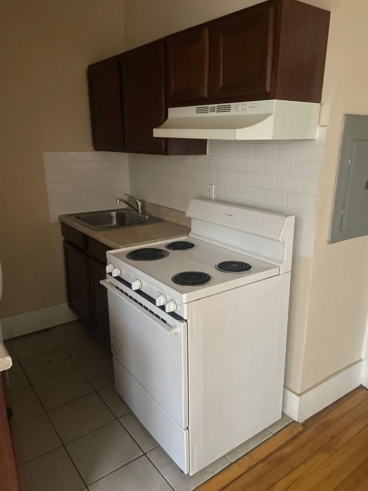 6649 N 16th ST - Photo 6 of 8