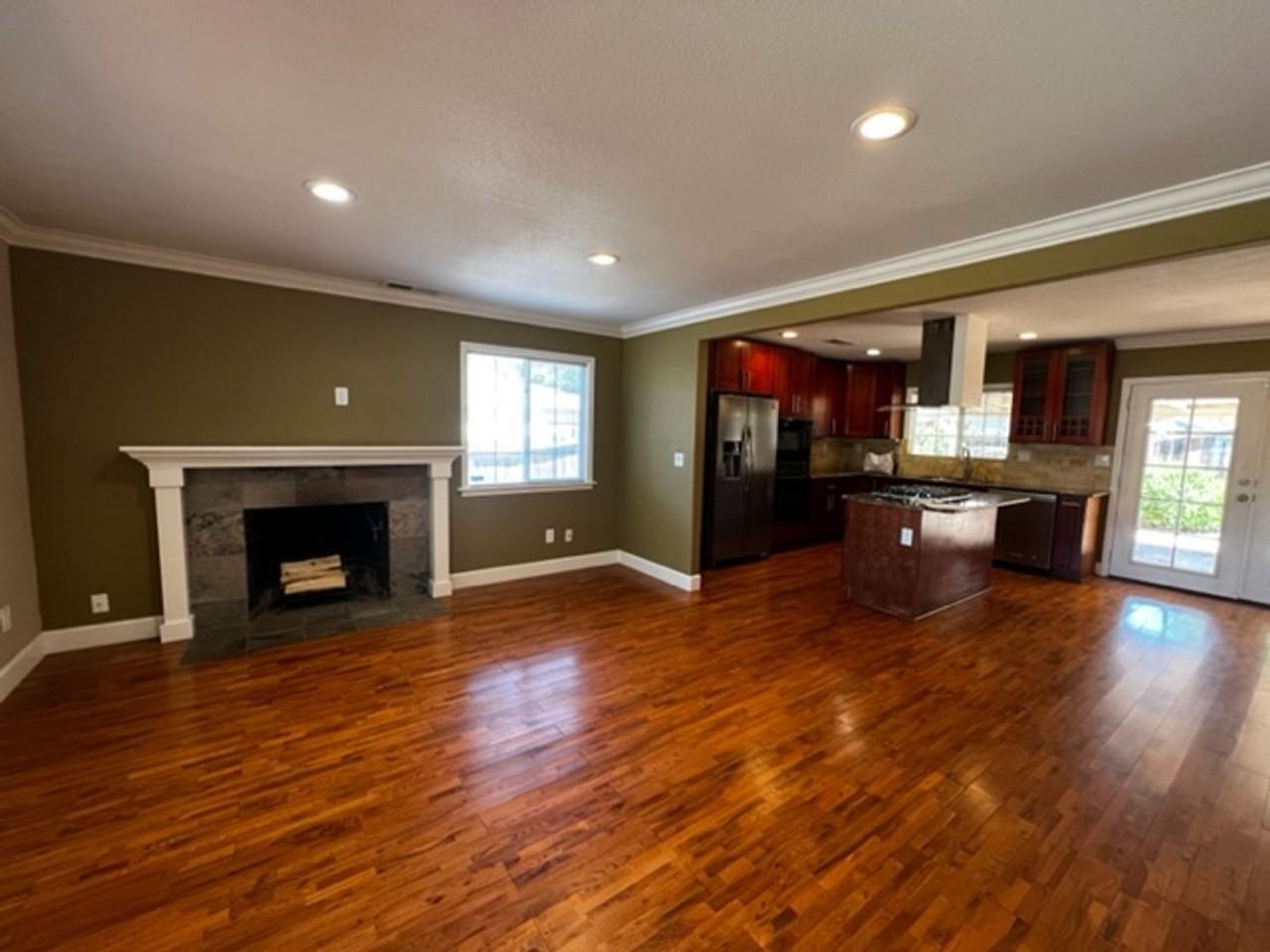 5533 Montana Dr - Photo 2 of 19