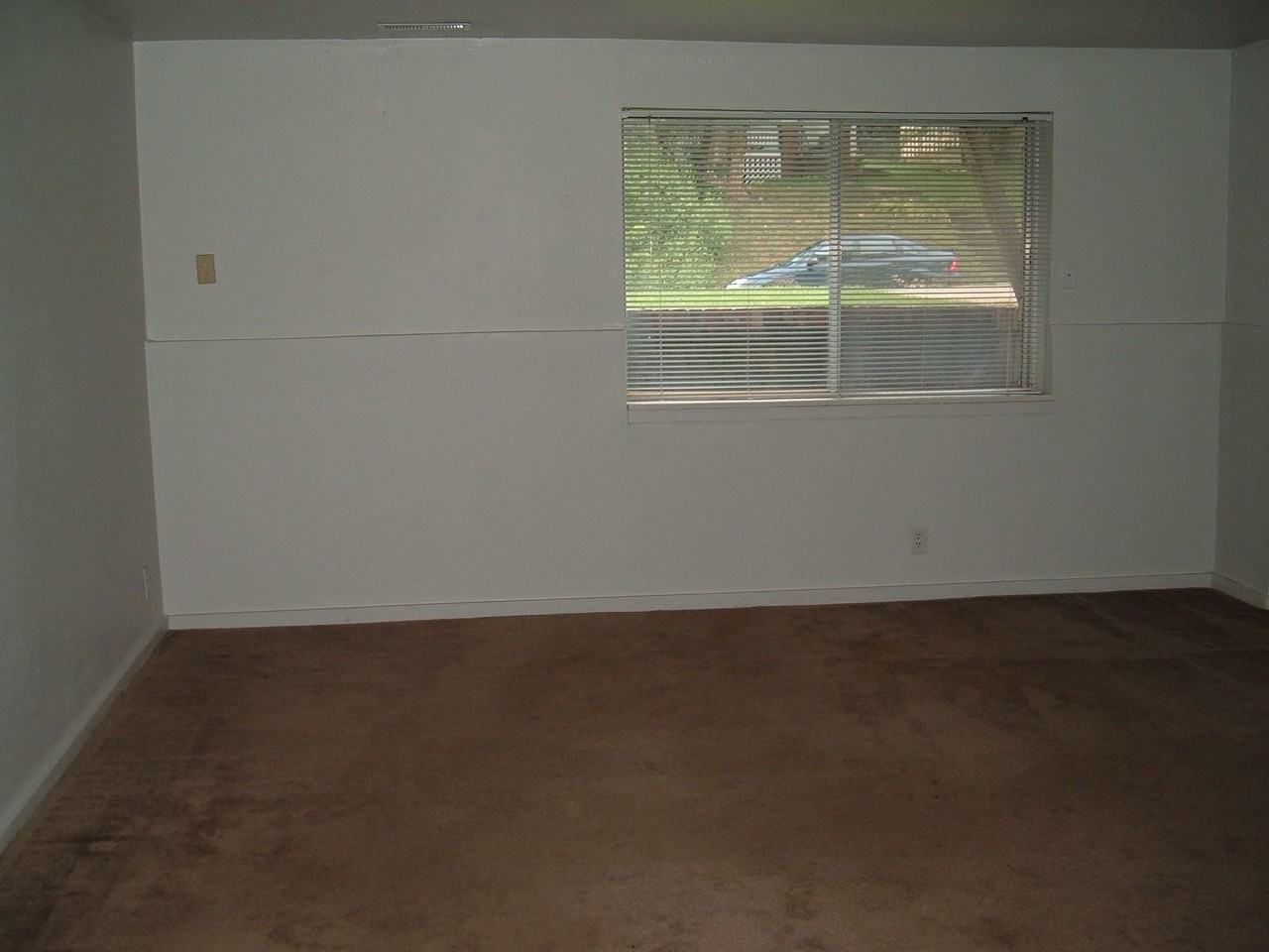 1025 Mississippi - Photo 2 of 9