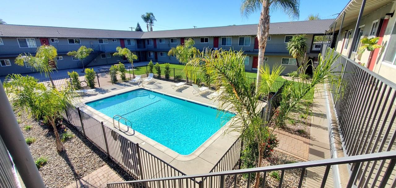 0199 738 Grand & 1885 Garfield - Photo 3 of 45