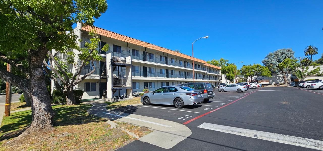 0020 190 California Blv - Photo 6 of 15