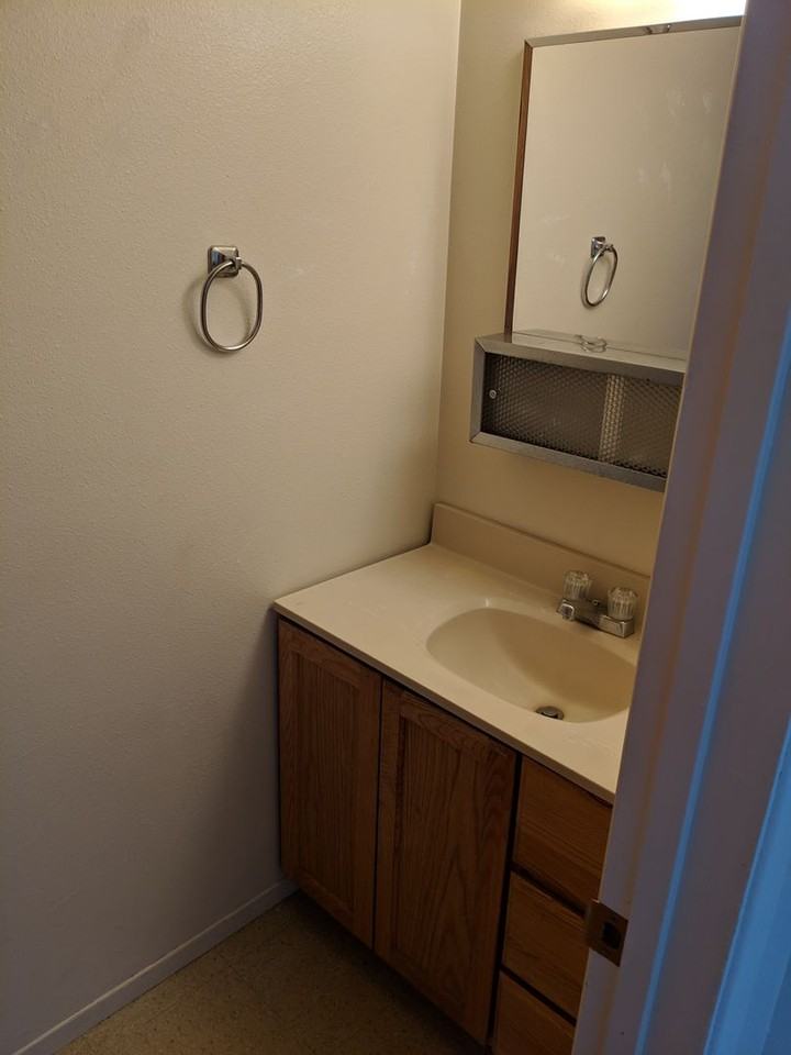 0053 2935 Augusta #1-8 - Photo 6 of 11