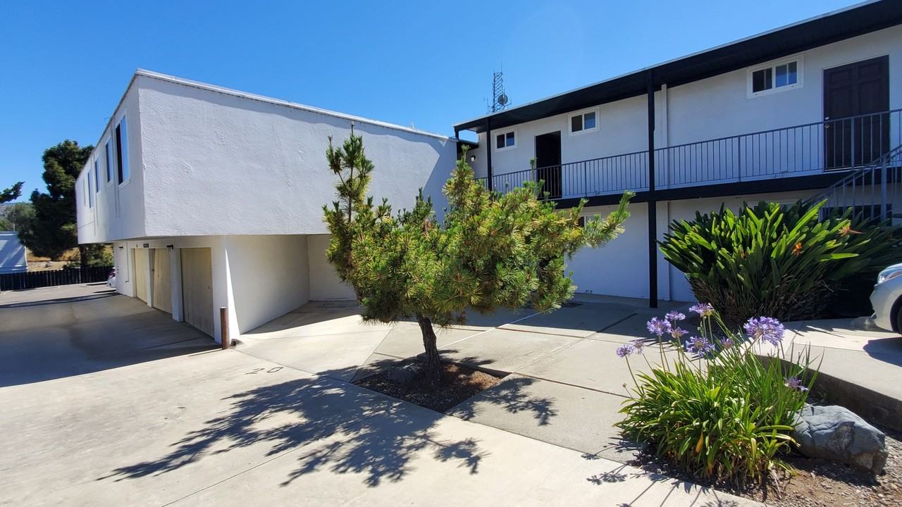 0311 - 1340 Phillips & 660 Johnson - Photo 2 of 50