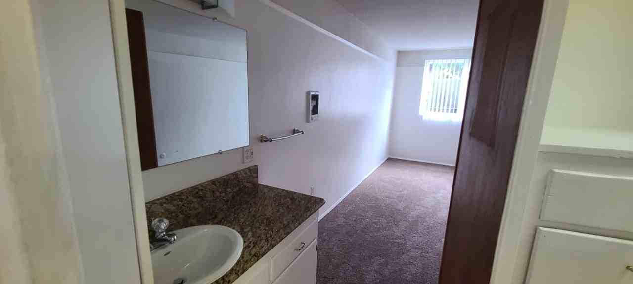 0311 - 1340 Phillips & 660 Johnson - Photo 7 of 50