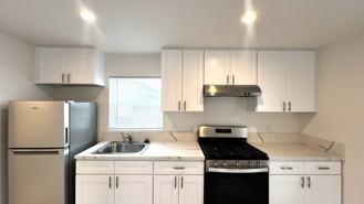 913 W 19th Street - Photo 1 of 1