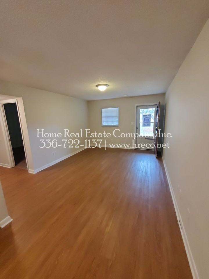 3465 Valley Rd - Photo 3 of 10