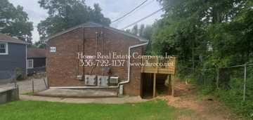 featured image of 829 W 7th St #4