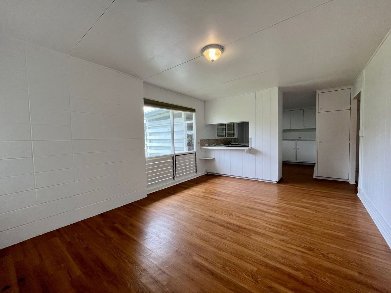 Natsuhara, Roger - Photo 3 of 11