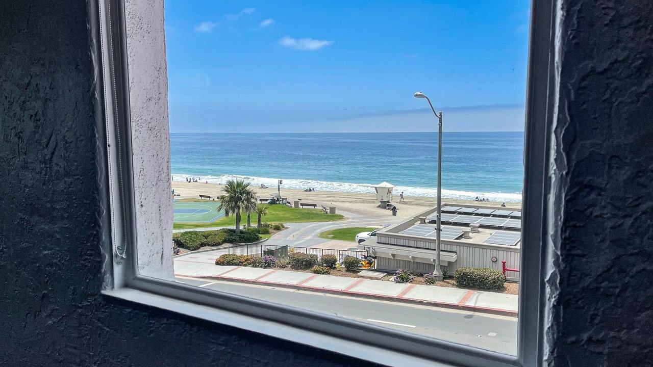 The Villas of Laguna Beach - Photo 3 of 24