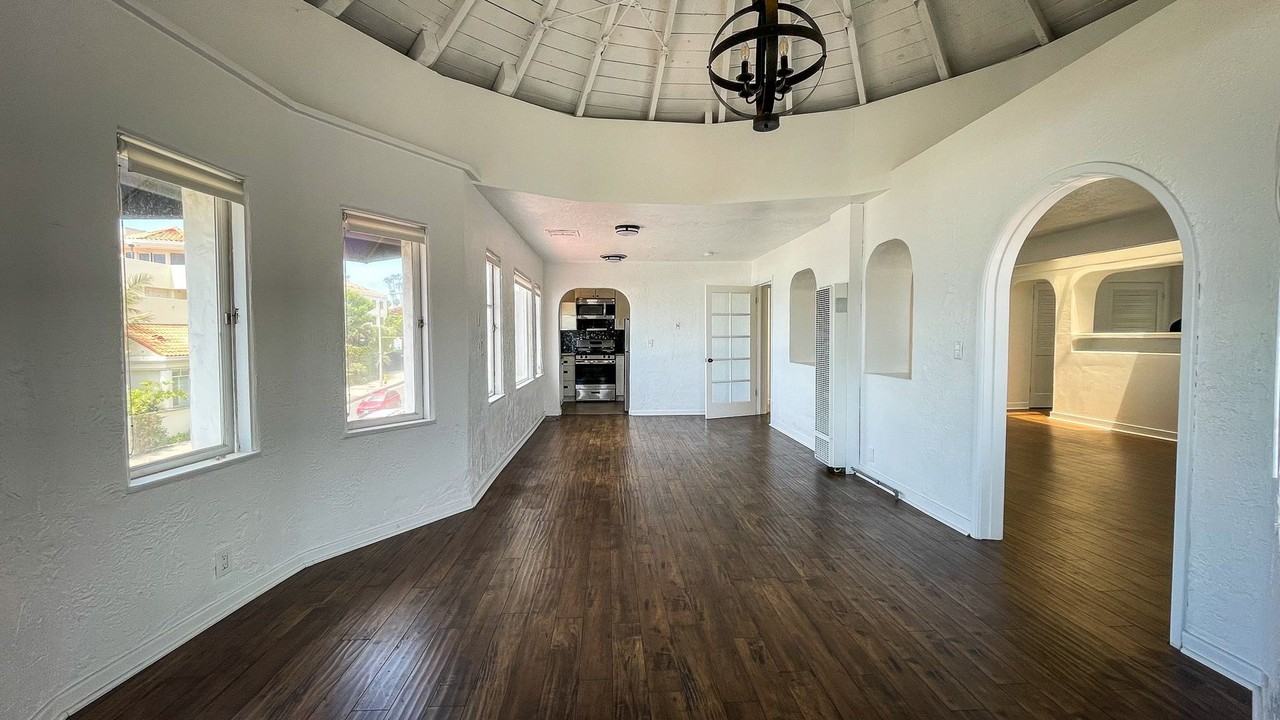 The Villas of Laguna Beach - Photo 2 of 24