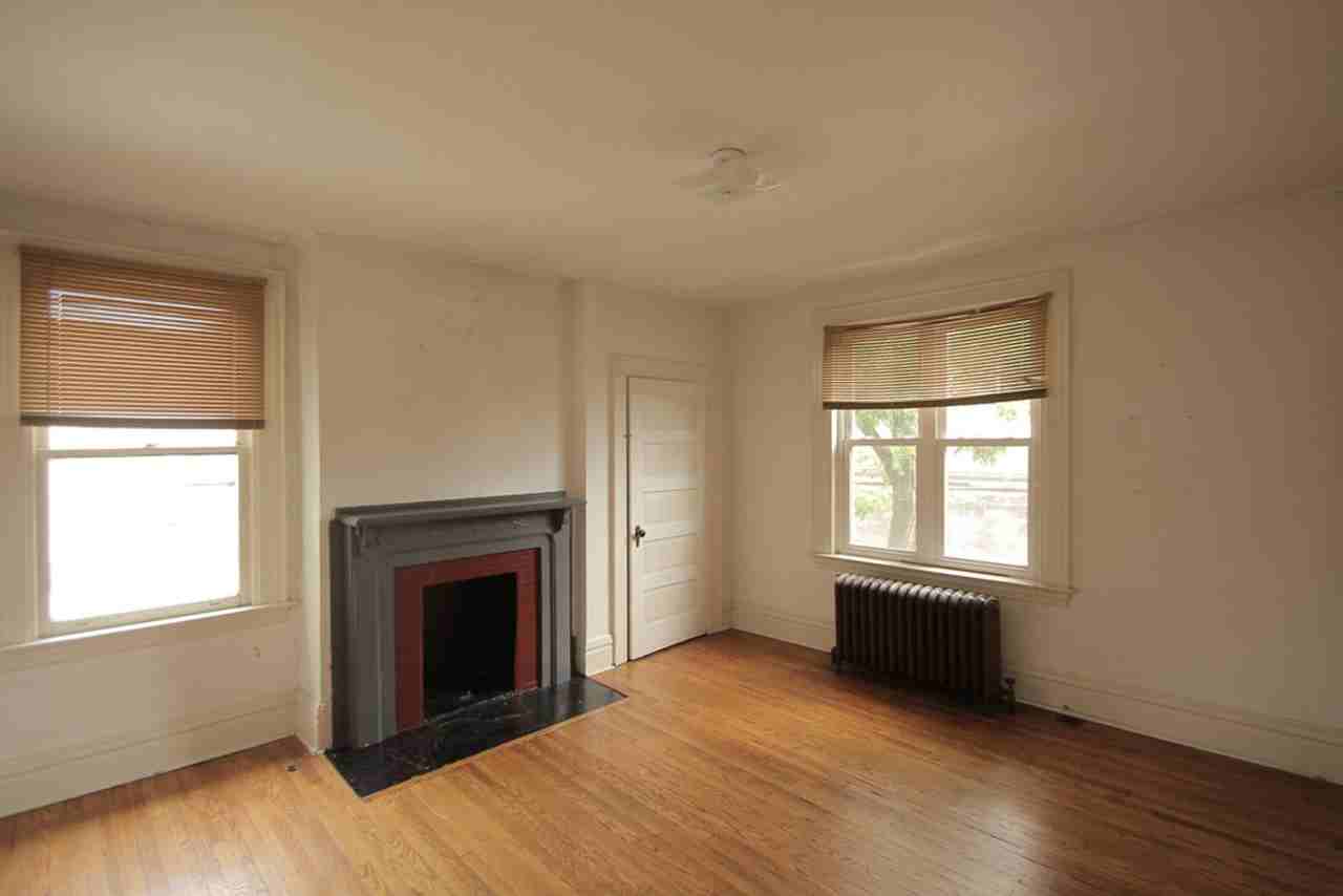 311 Pennwood Avenue - Photo 3 of 10