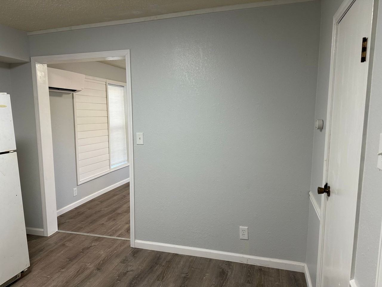 105 W Jefferson Duplex - Photo 3 of 10