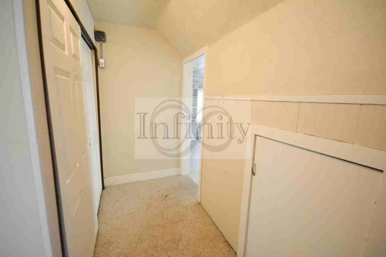 2020/2022 Eastwood Rd SE - Photo 2 of 19