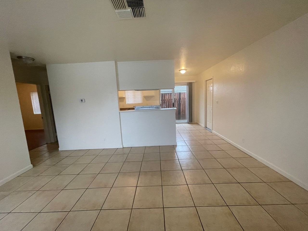 0216 - Photo 2 of 50