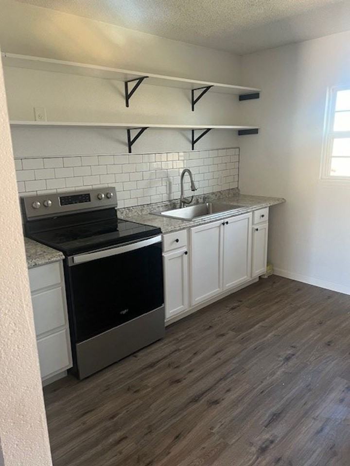 409 Tahoka Rd - Photo 3 of 12