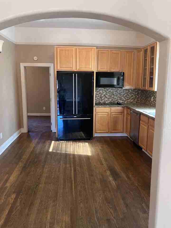 242 N 2nd Ave - Photo 3 of 17
