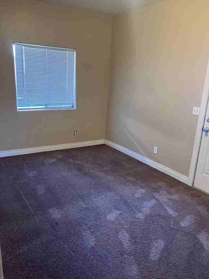 242 N 2nd Ave - Photo 5 of 17