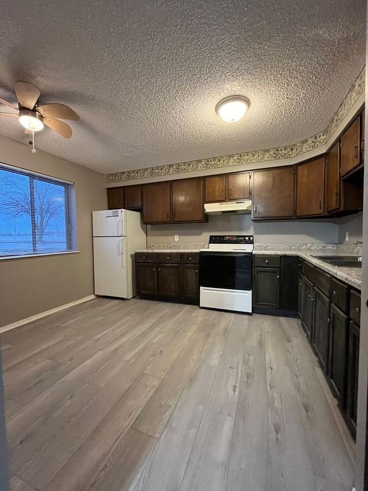 3540 Huntington - Photo 2 of 6