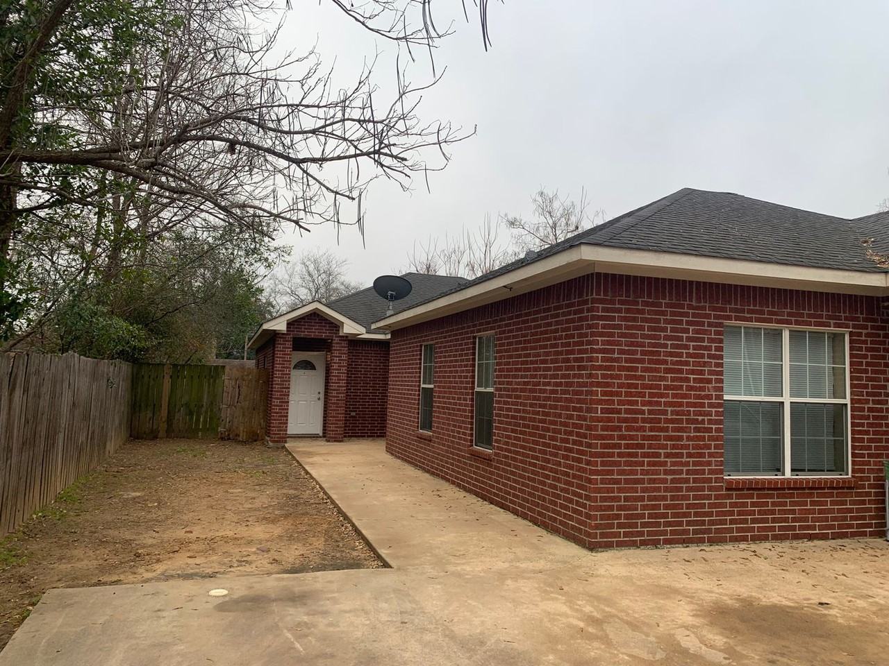 Bonnie Street Duplexes Apartments 204 A&B 212 A&B Bonnie Street