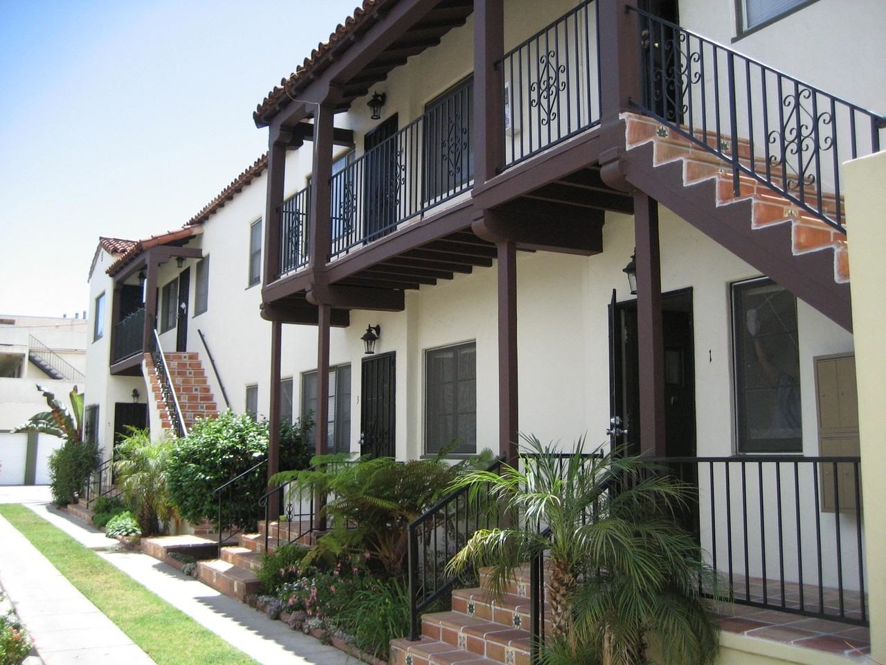 Florida St. - Photo 2 of 9