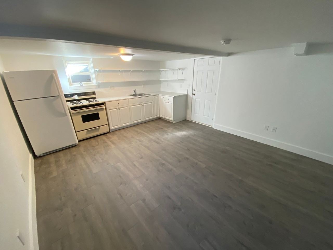 344 Nw Delaware Ave #5 - Photo 3 of 8