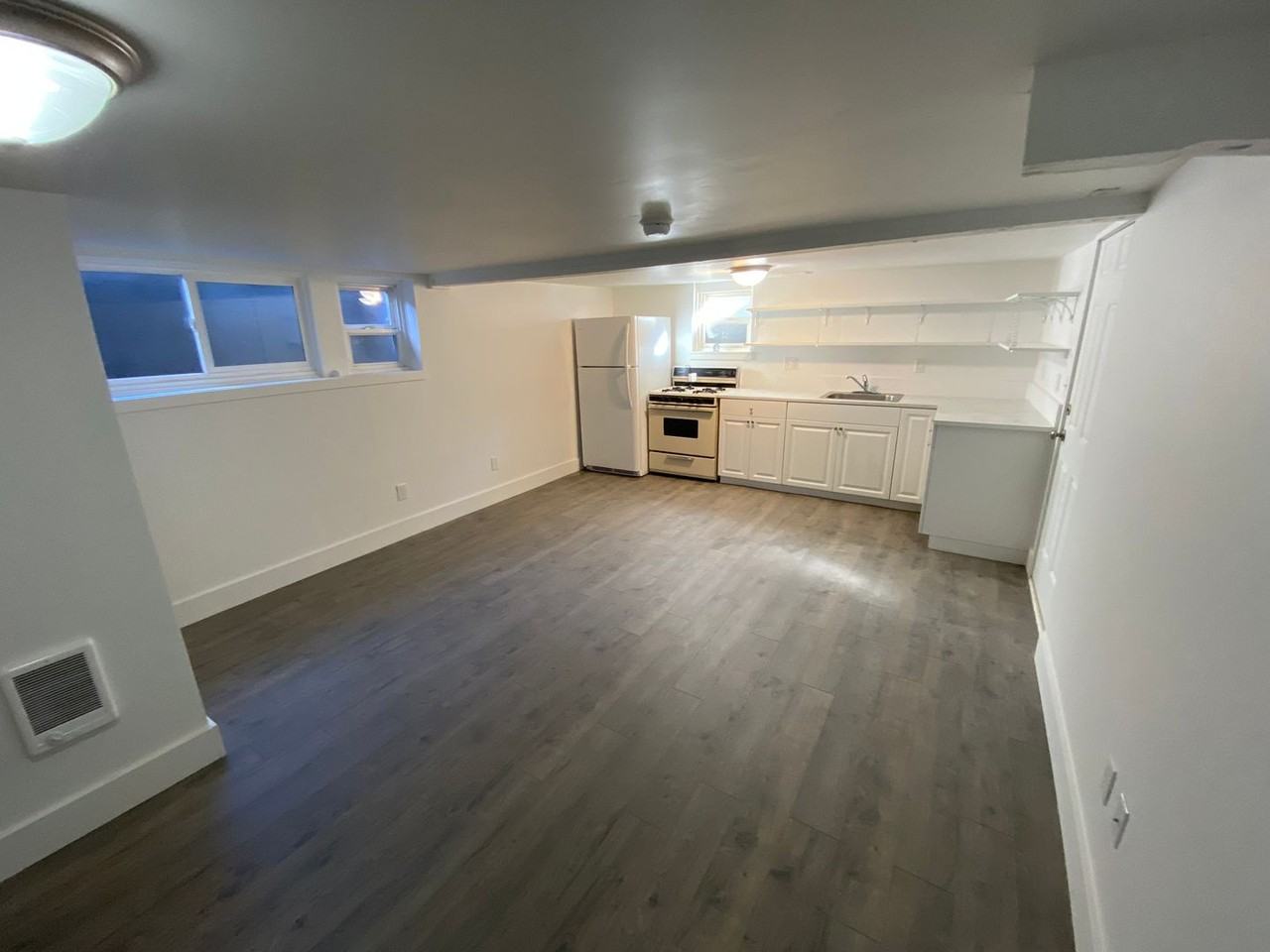 344 Nw Delaware Ave #5 - Photo 5 of 8