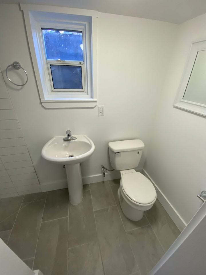 344 Nw Delaware Ave #5 - Photo 7 of 8