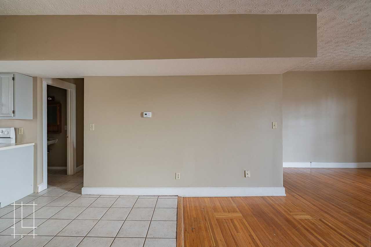 Neil House - Photo 3 of 45