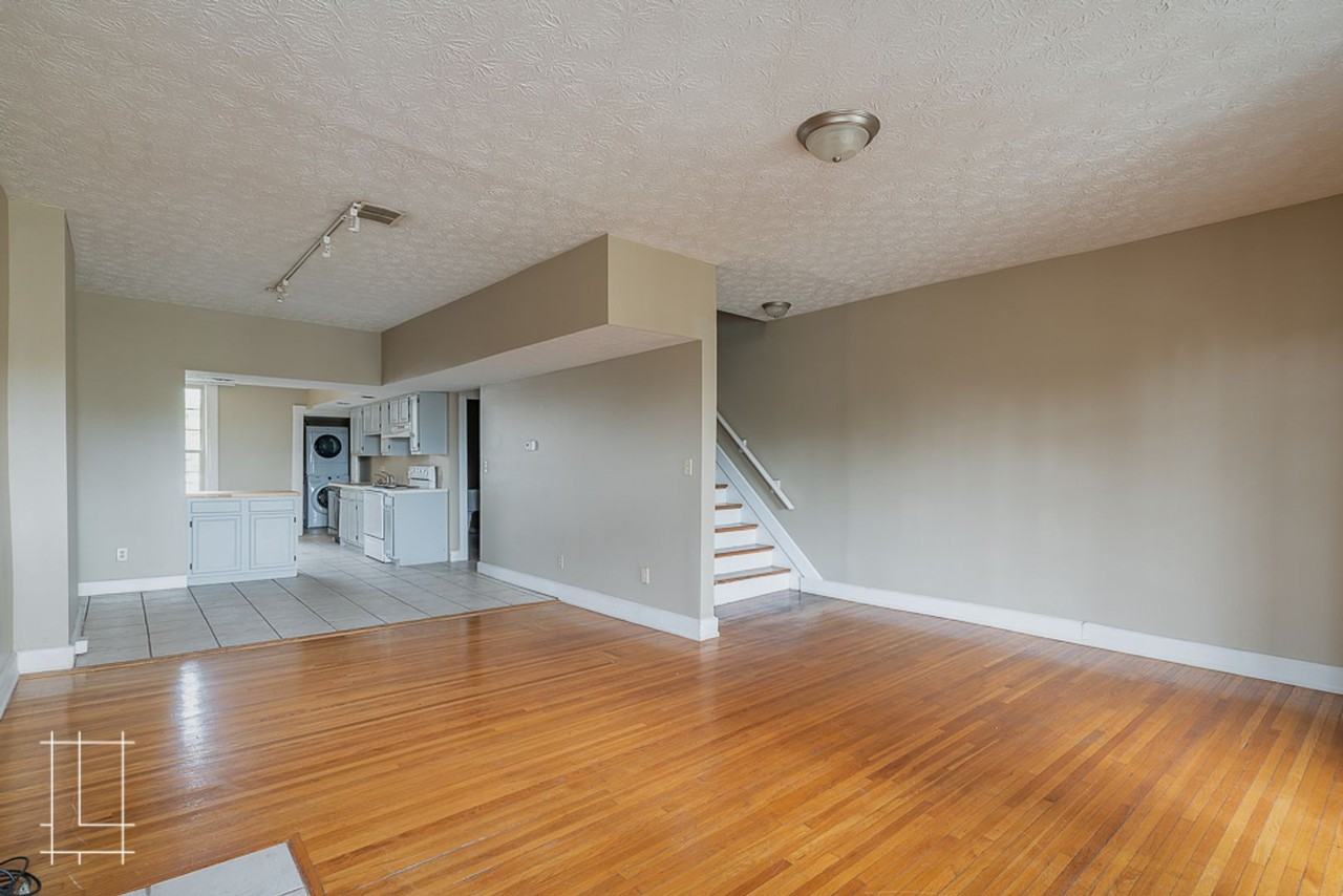 Neil House - Photo 6 of 50