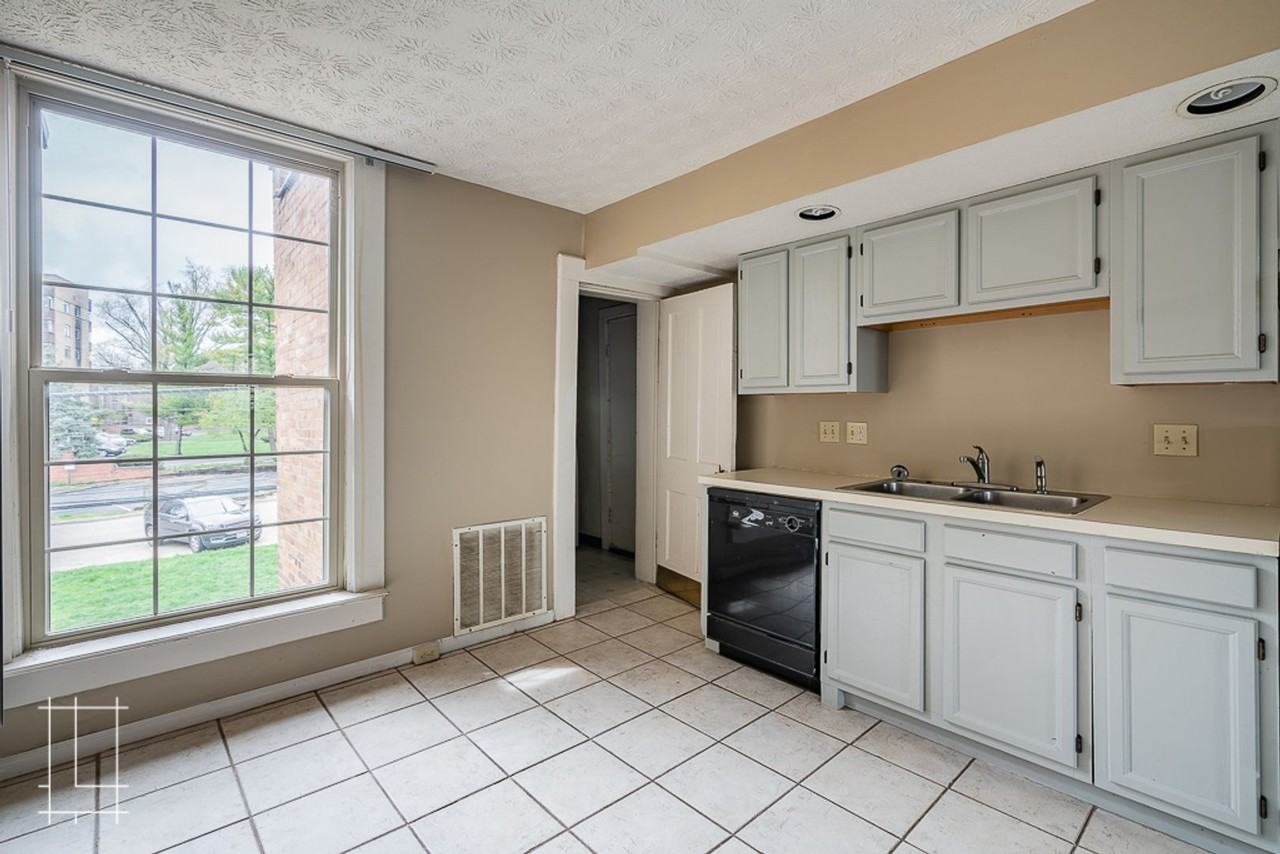 Neil House - Photo 3 of 50