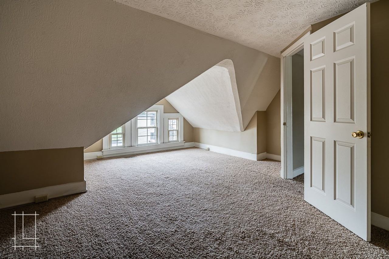 Neil House - Photo 2 of 50